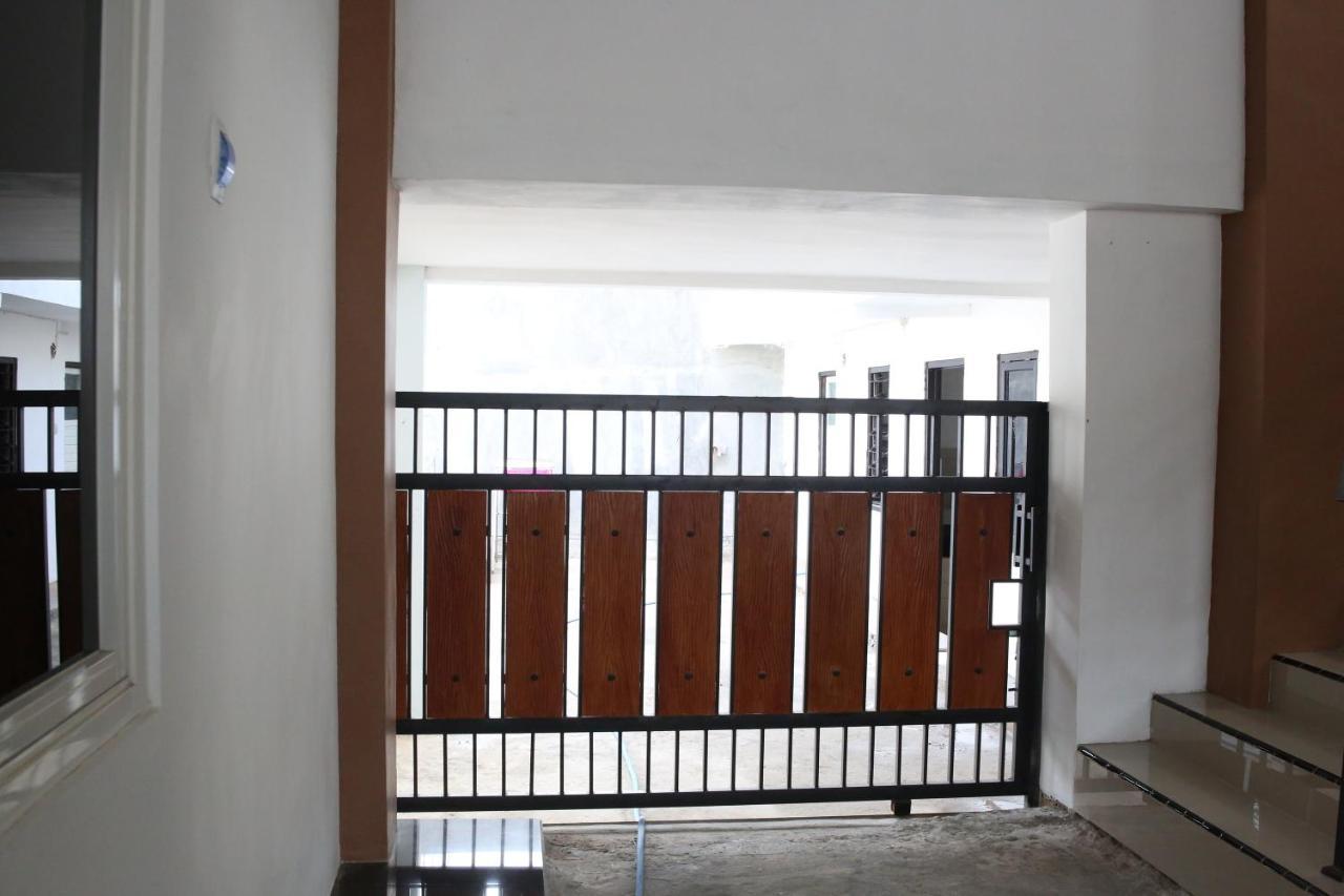 Reddoorz Syariah Near Suncity Mall Madiun Kültér fotó