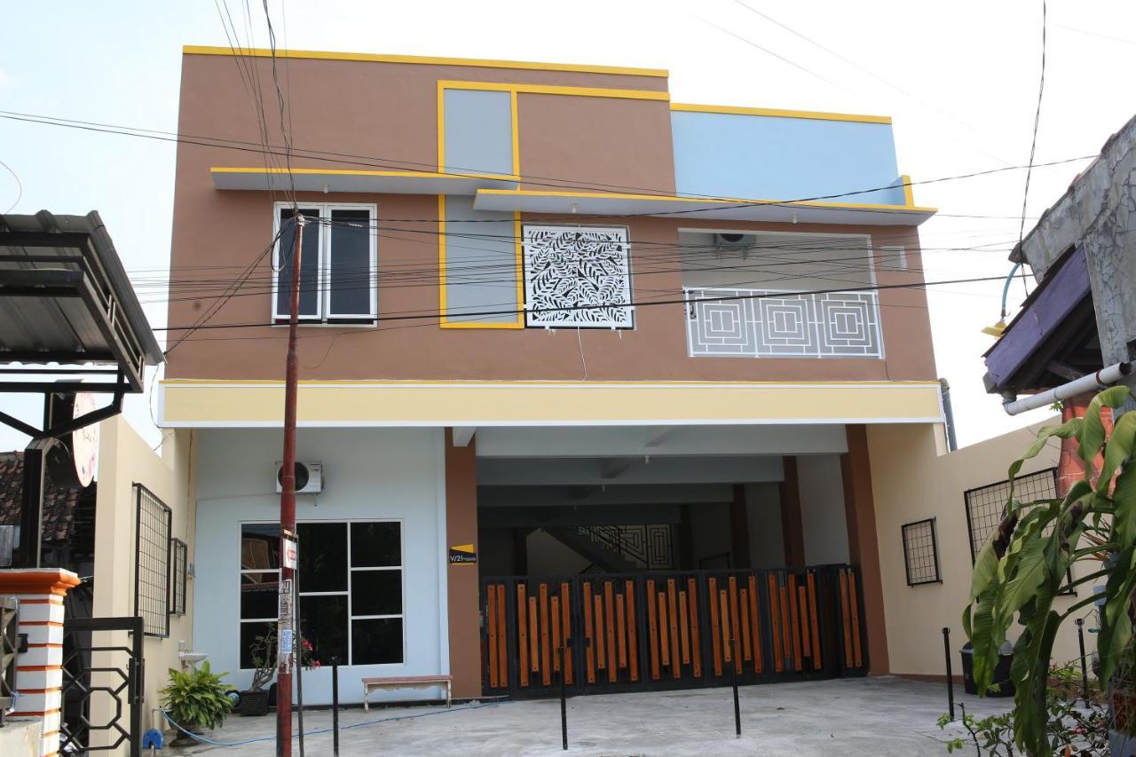Reddoorz Syariah Near Suncity Mall Madiun Kültér fotó