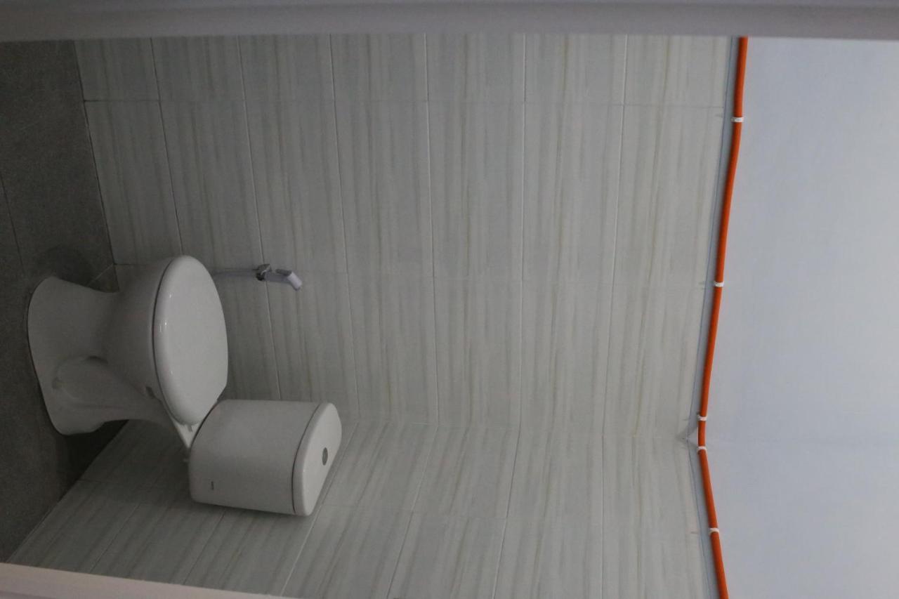 Reddoorz Syariah Near Suncity Mall Madiun Kültér fotó