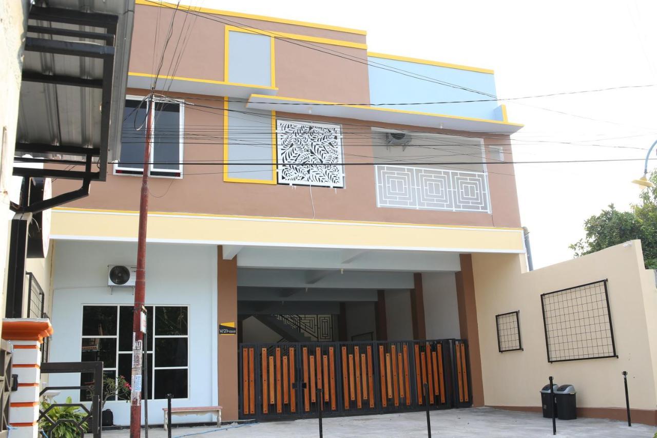 Reddoorz Syariah Near Suncity Mall Madiun Kültér fotó