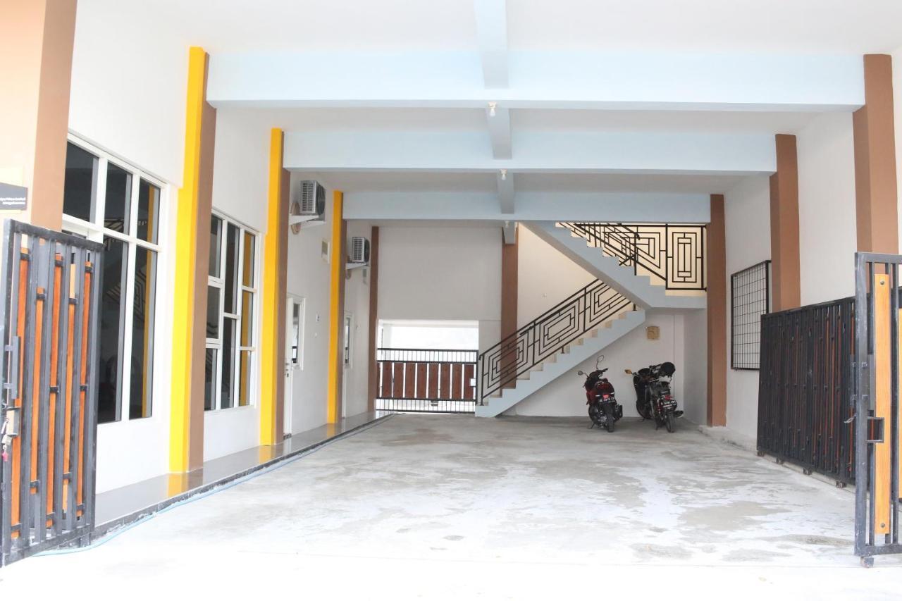 Reddoorz Syariah Near Suncity Mall Madiun Kültér fotó