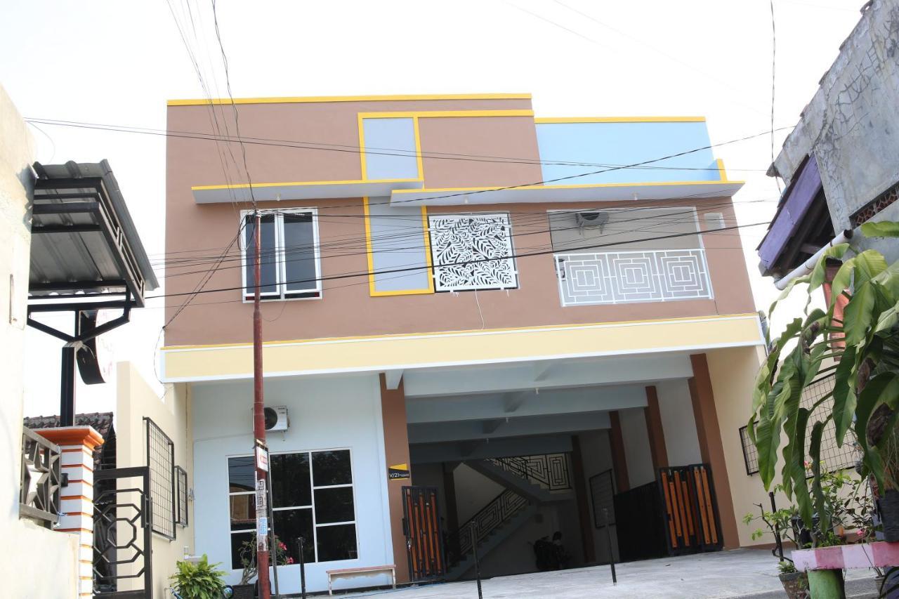 Reddoorz Syariah Near Suncity Mall Madiun Kültér fotó